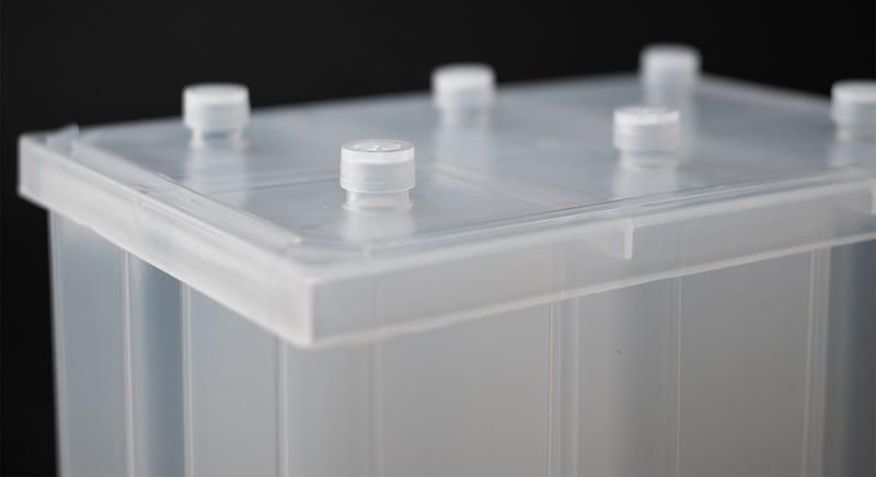 6-well_integrated_lid_closeup